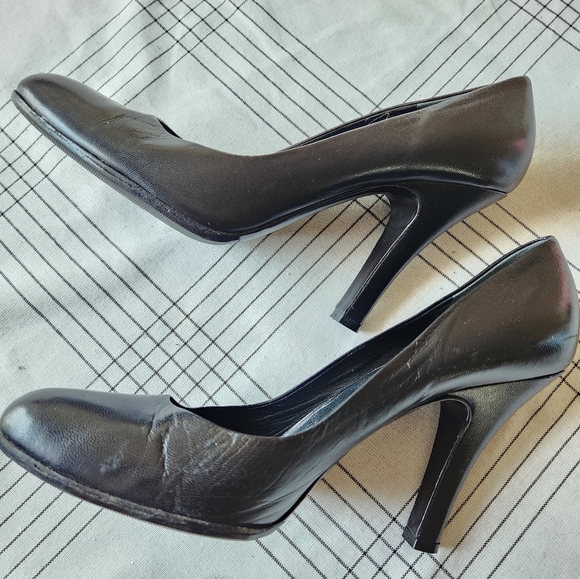 Prada Round Toe Heels - Picture 4 of 13